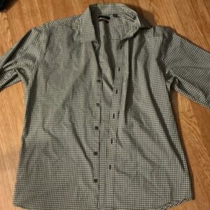 Van Heusen Men's Green Plaid Button Down Shirt